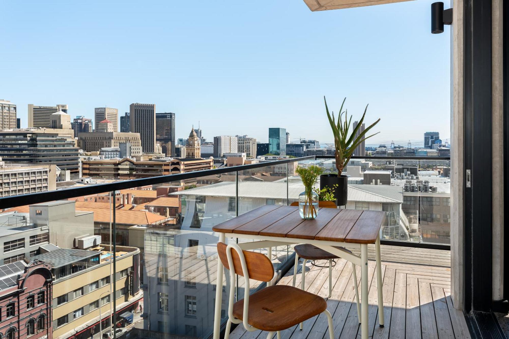 Neighbourgood 84 Harrington Aparthotel Cape Town Ruang foto